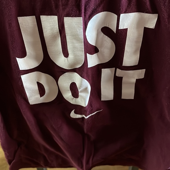 Nike shirt - Picture 2 of 2